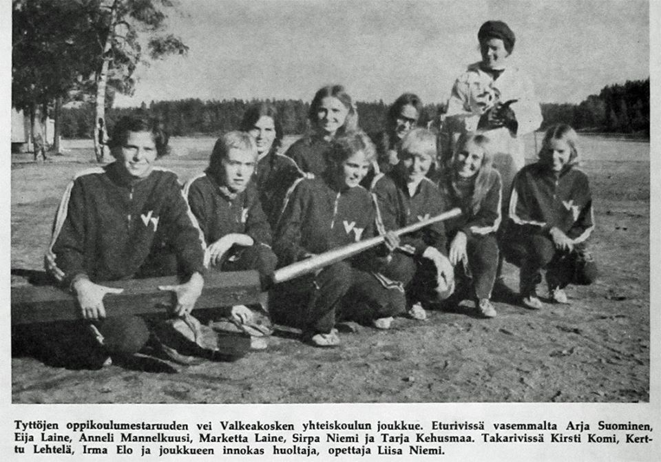 1968_-_Valkeakosken_yhteiskoulu_tytot.jpg